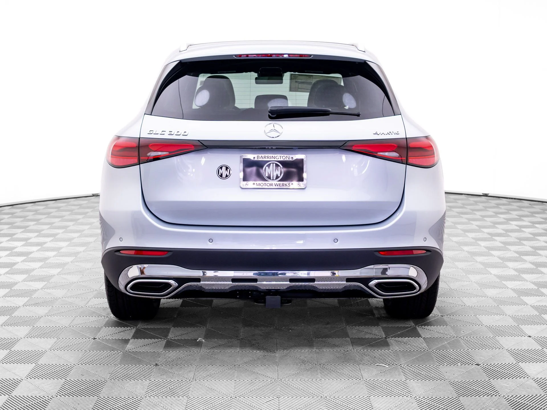 New 2027 Silver Mercedes-Benz GLC 300 image 4