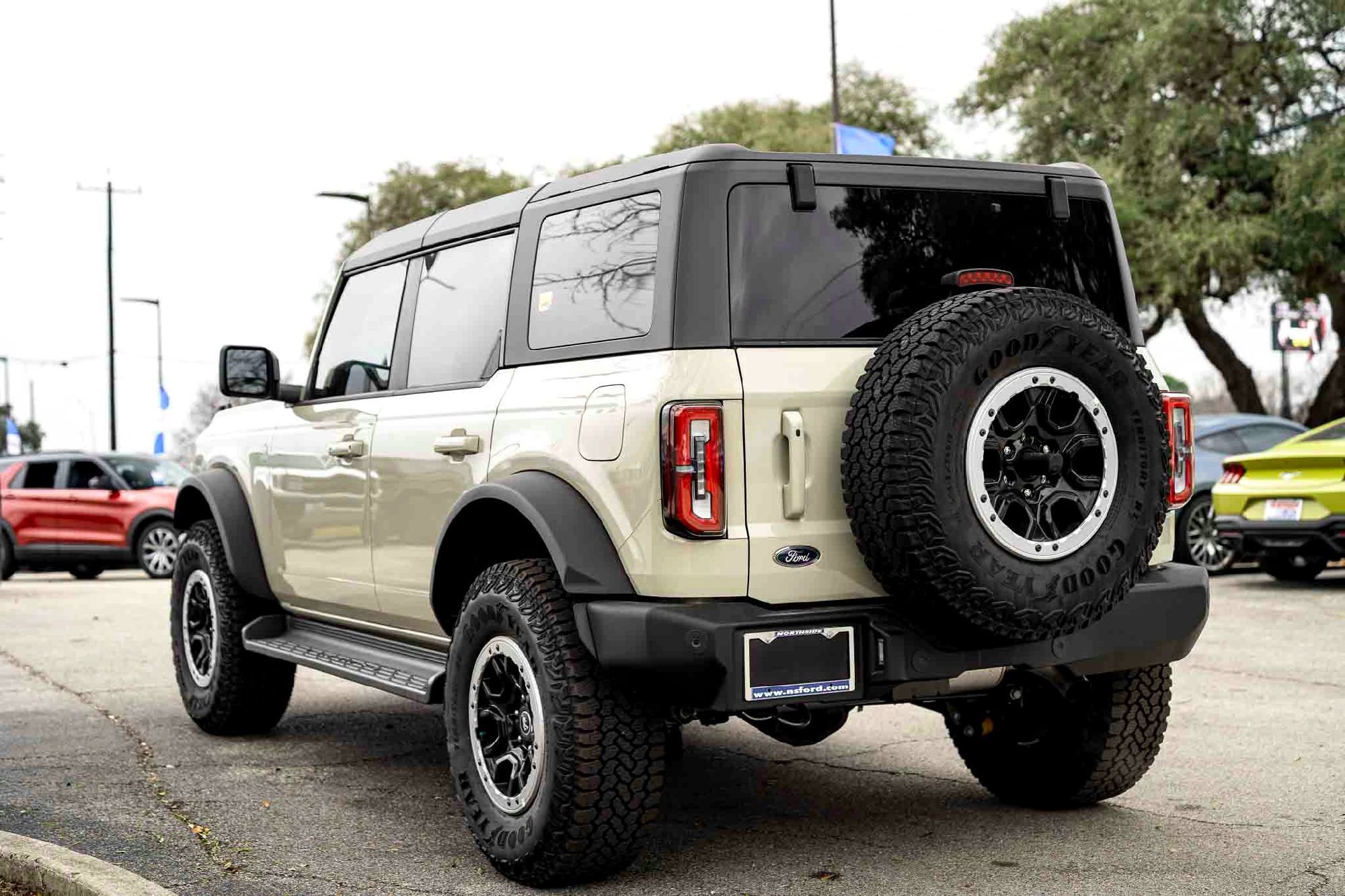 New 2025 Desert Sand Ford Outer Banks image 5