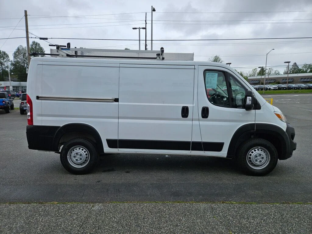Used 2025 White Ram Base image 6