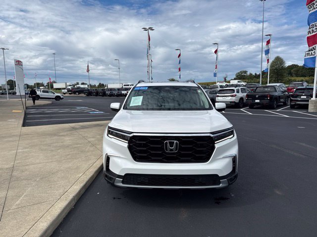 Used 2023 White Honda Touring image 2