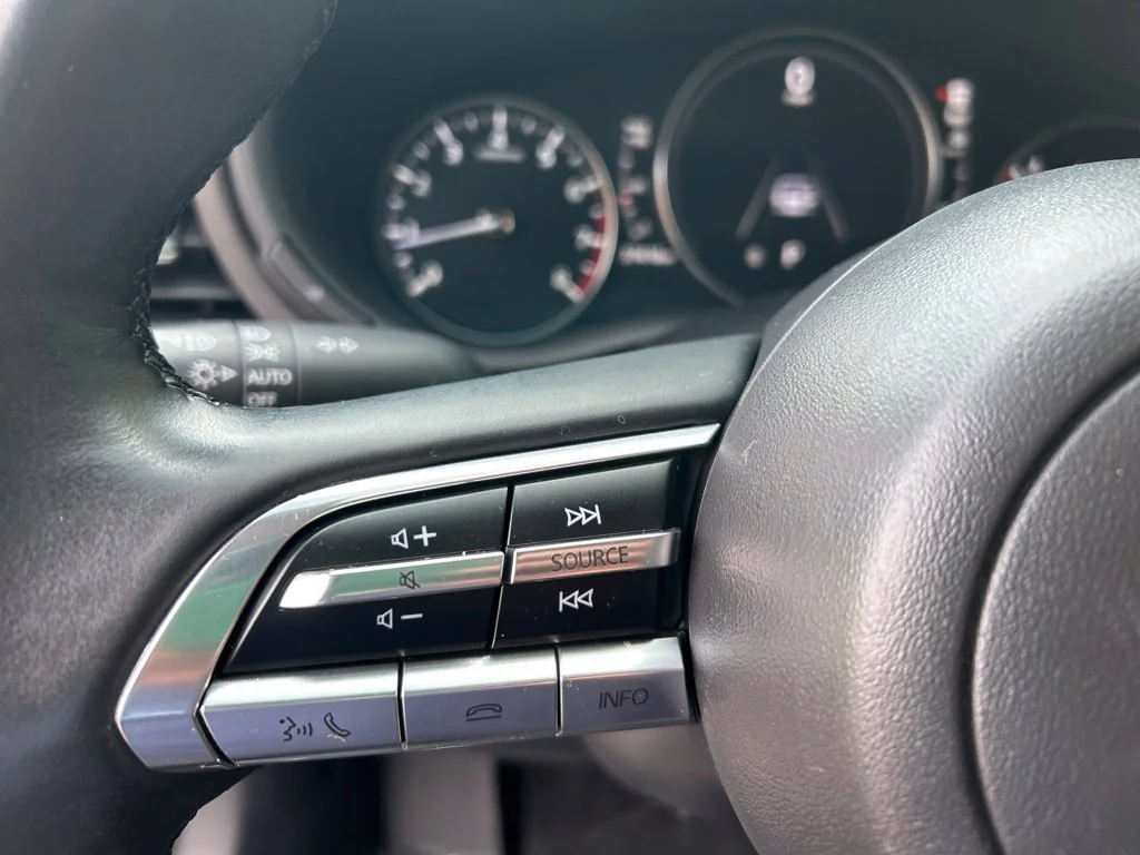 Used 2021 Blue Mazda Preferred image 19