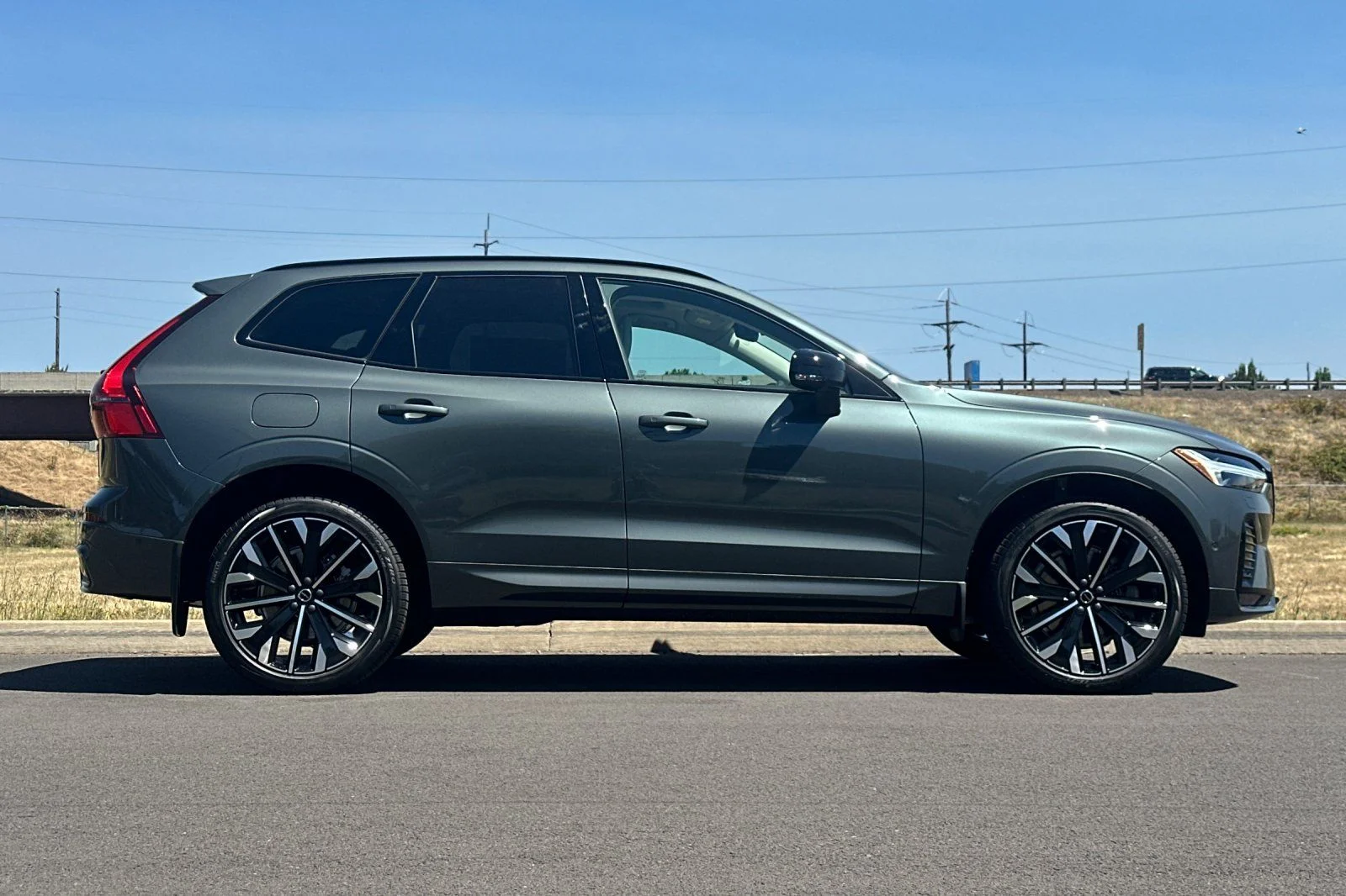 New 2026 Forest Lake Volvo Ultra image 2