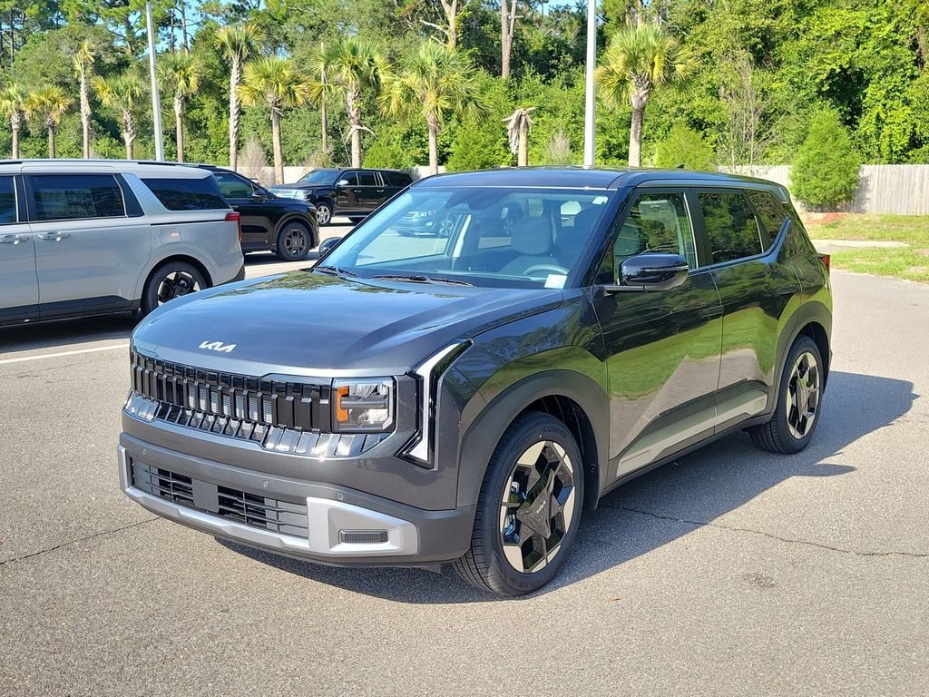 New 2027 Interstellar Gray Kia S image 3