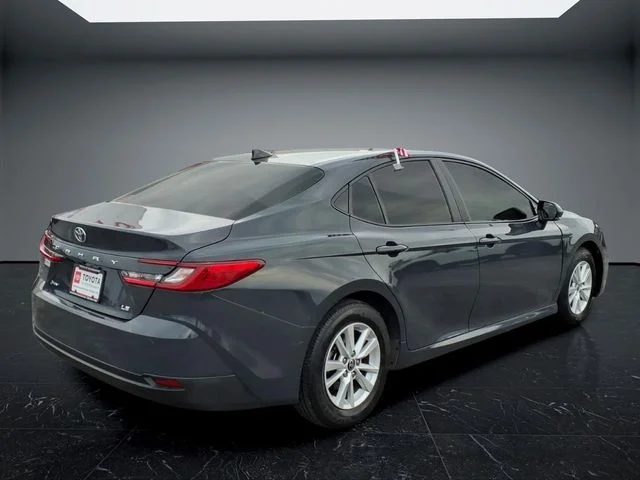 Used 2025  Toyota LE image 3