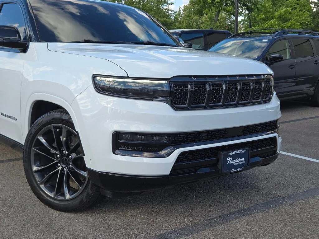 Used 2025 White Jeep Series II image 2