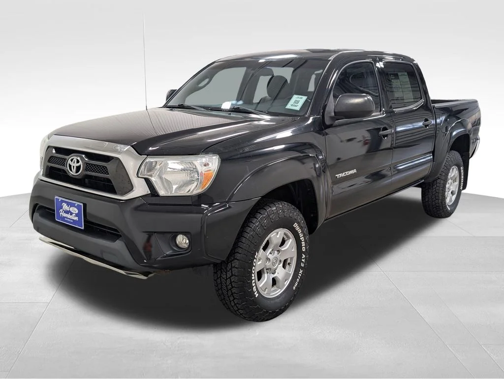 Used 2015 Black Toyota Base image 16