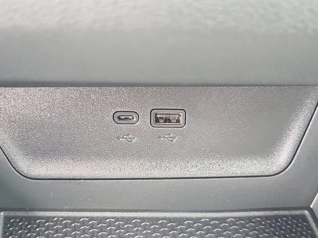 New 2027 Summit White Chevrolet LT image 31