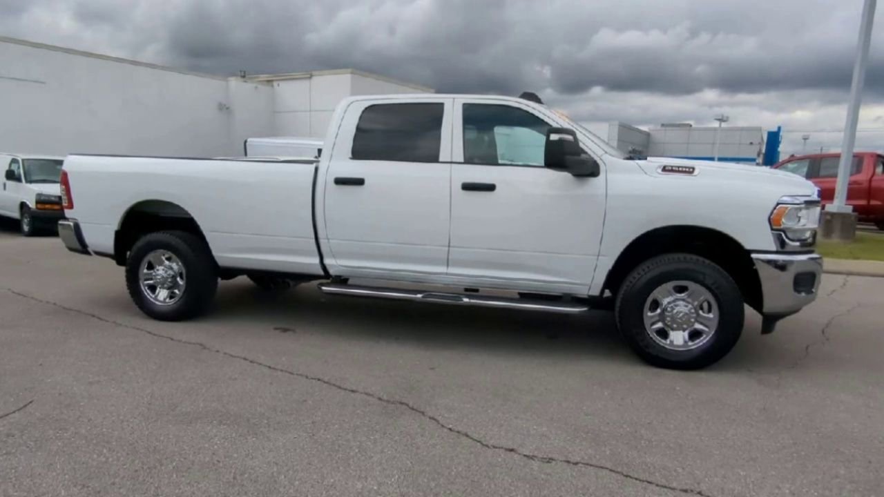 2024 Ram 2500 Tradesman photo 3