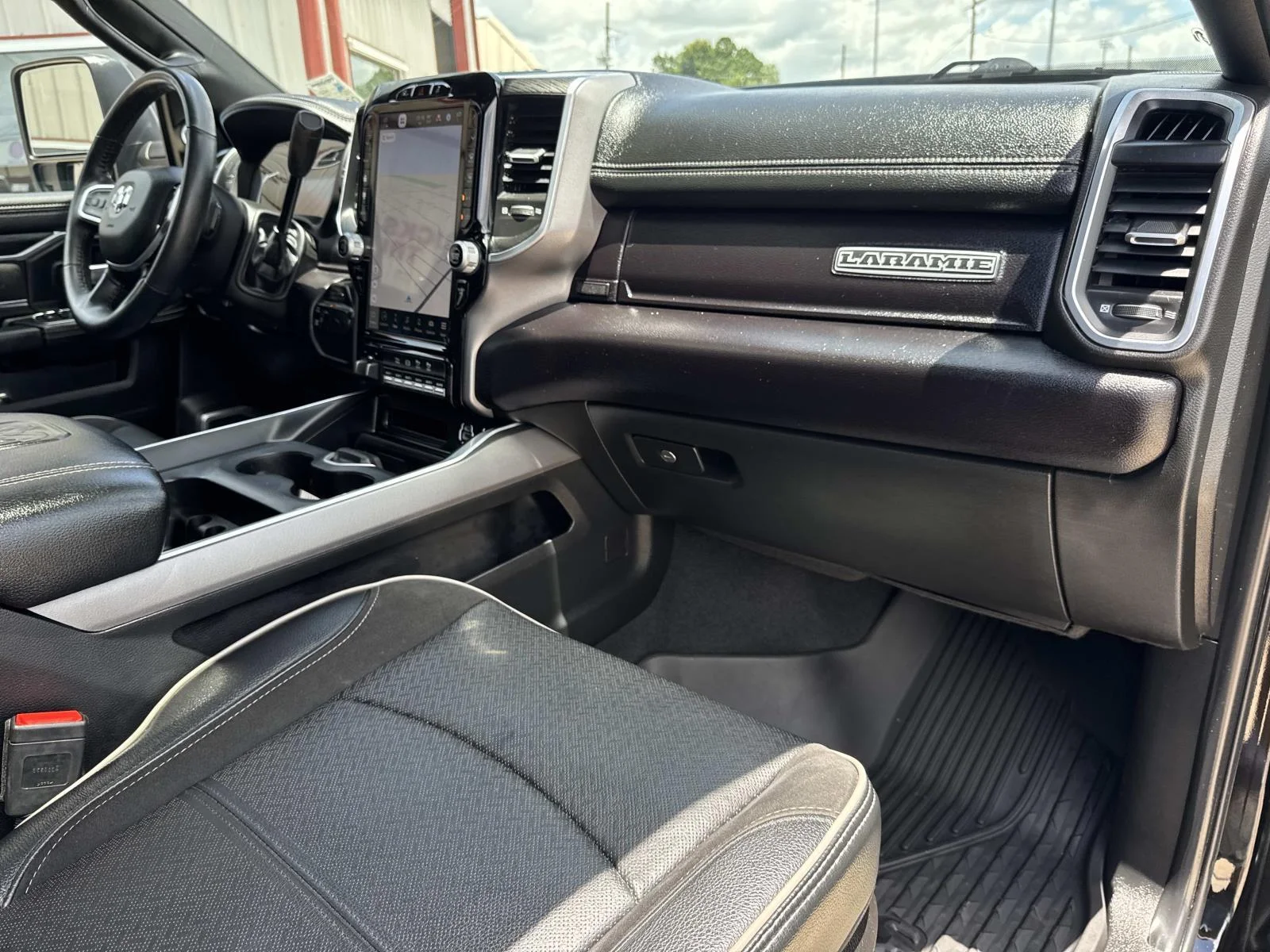 Used 2024 Diamond Black Crystal Pearlcoat Ram Laramie image 12