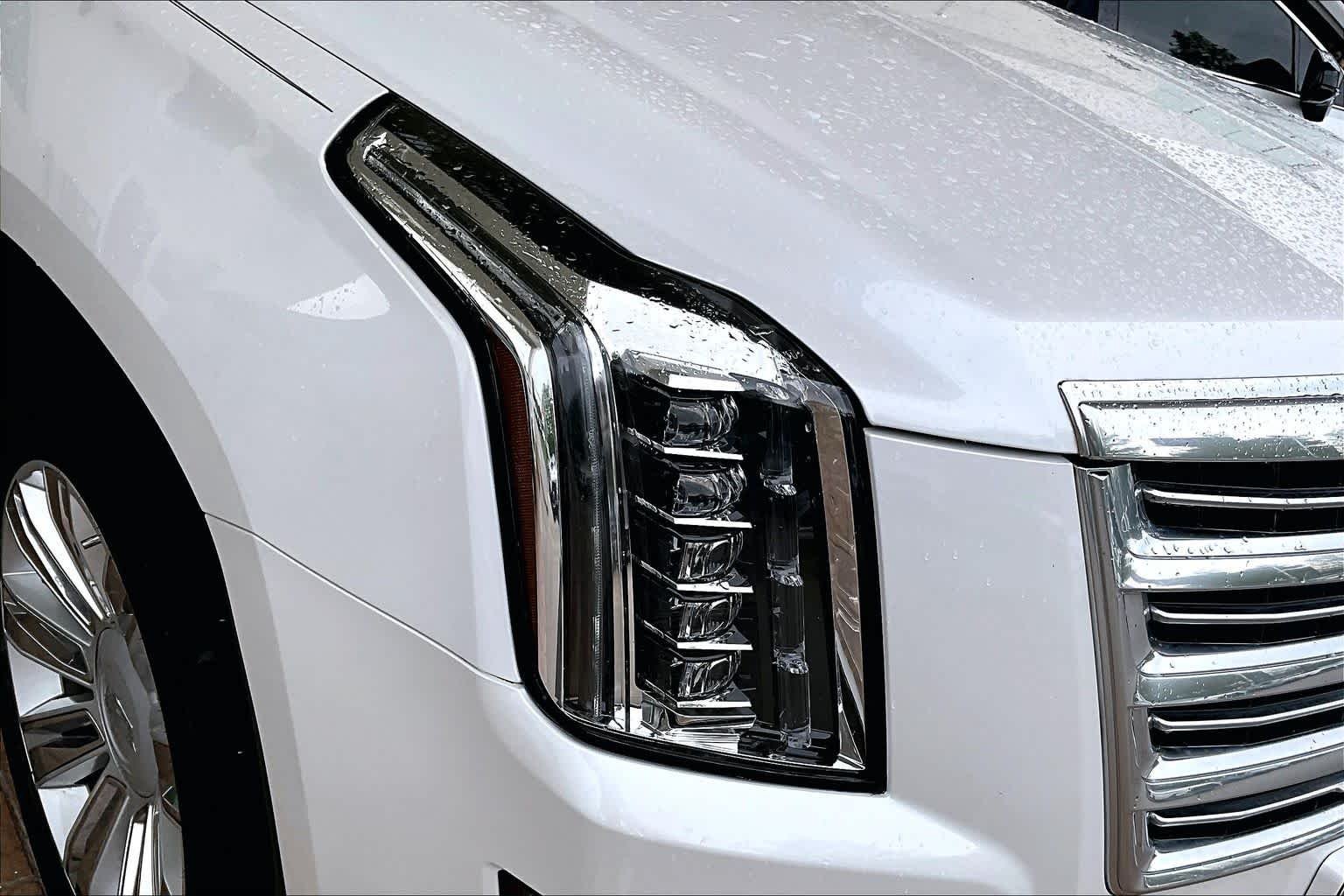 Used 2020 Crystal White Tricoat Cadillac Platinum image 25