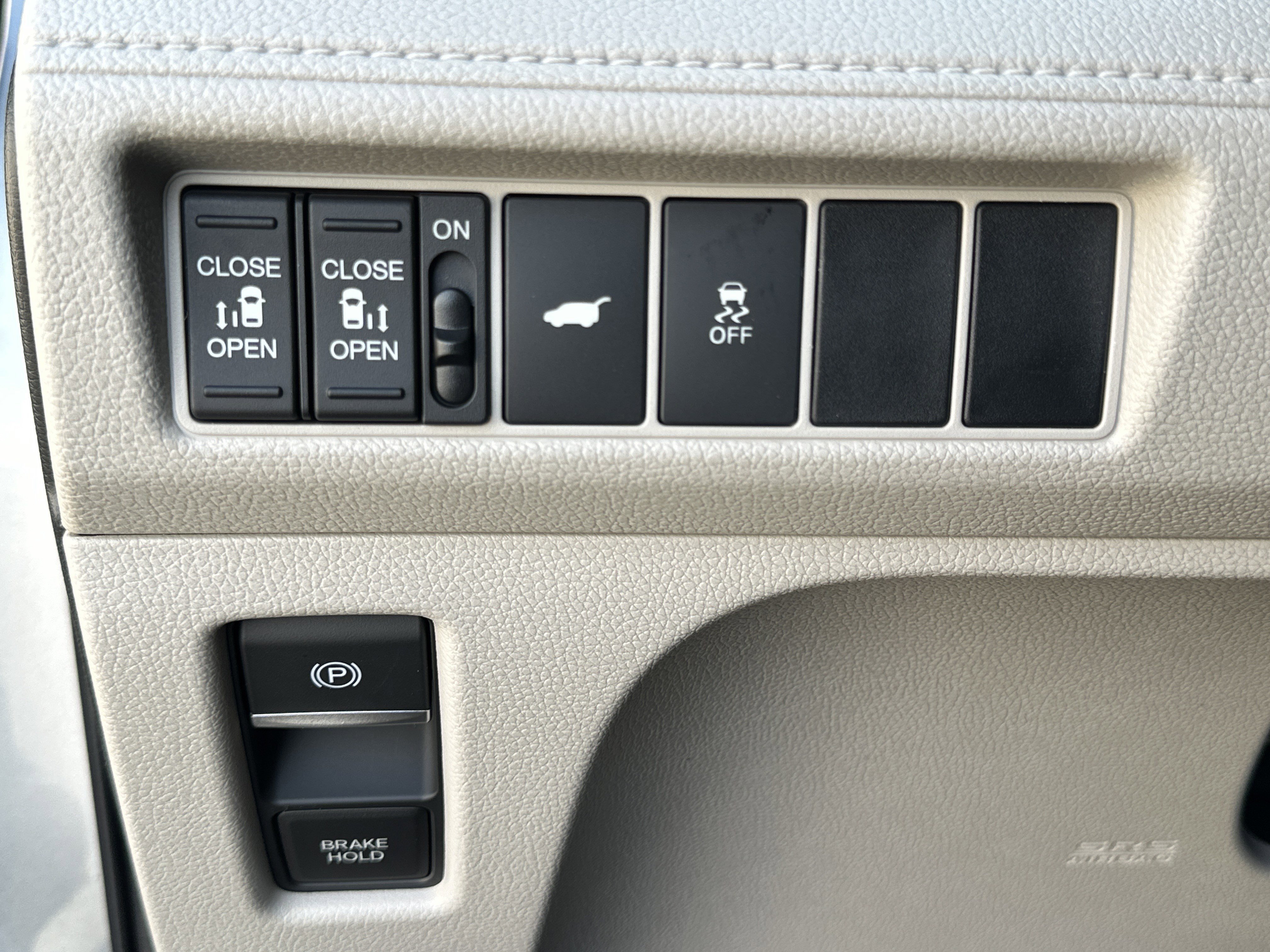 2026 Honda Odyssey EX-L - Photo 18