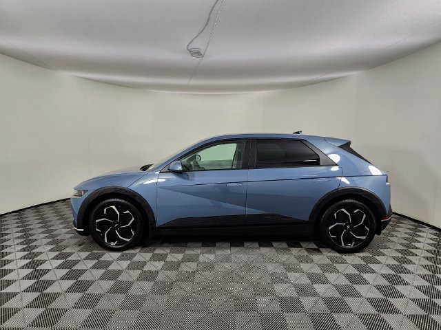 Certified Used 2024 Blue Hyundai SEL image 2