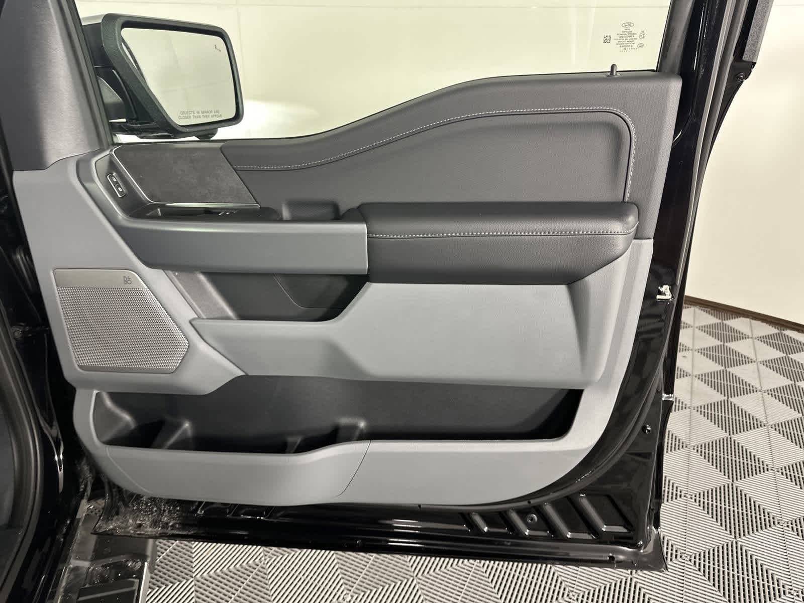 2025 Ford F-150 XLT - Photo 13