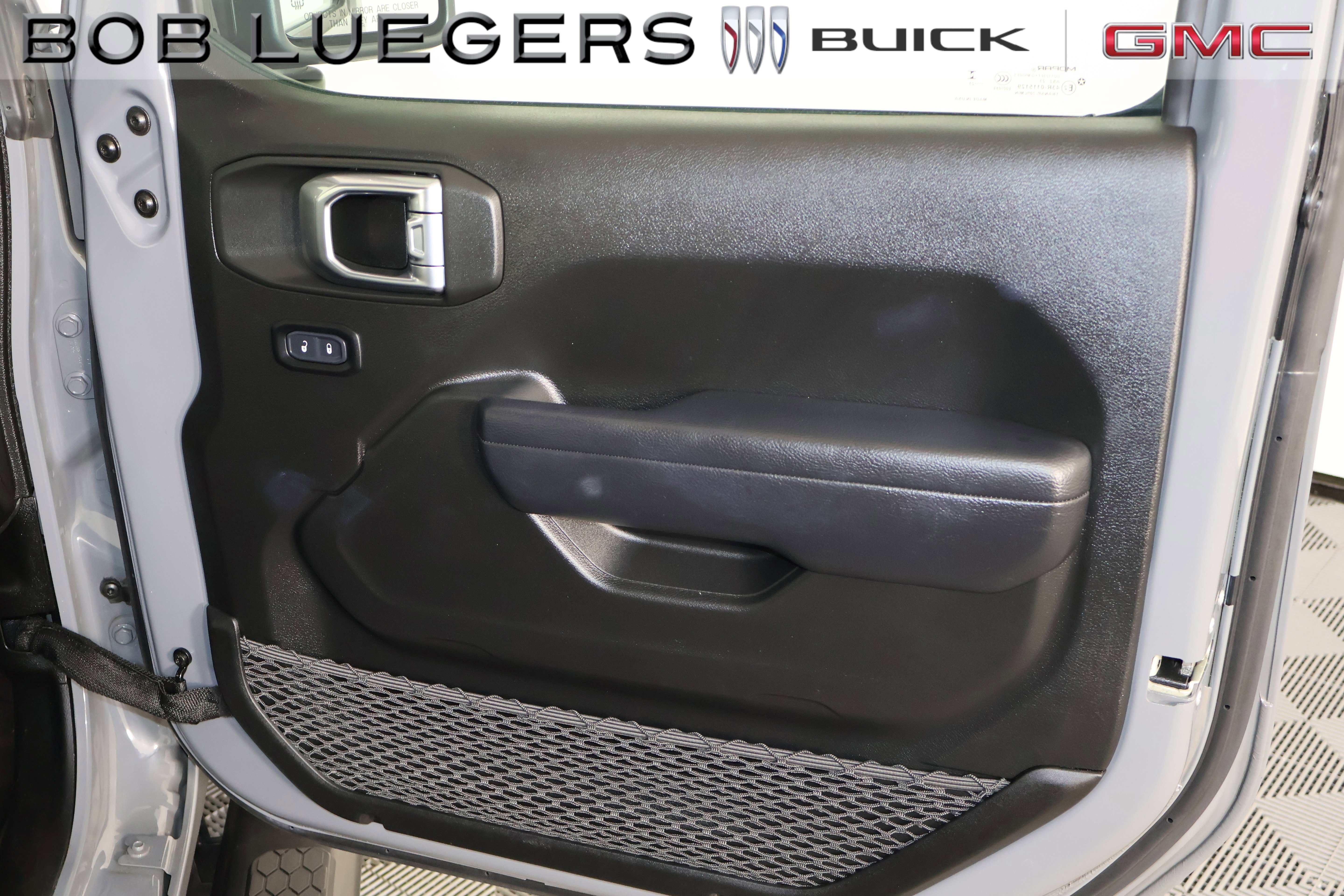 Used 2023 Gray Jeep 4x4 image 15