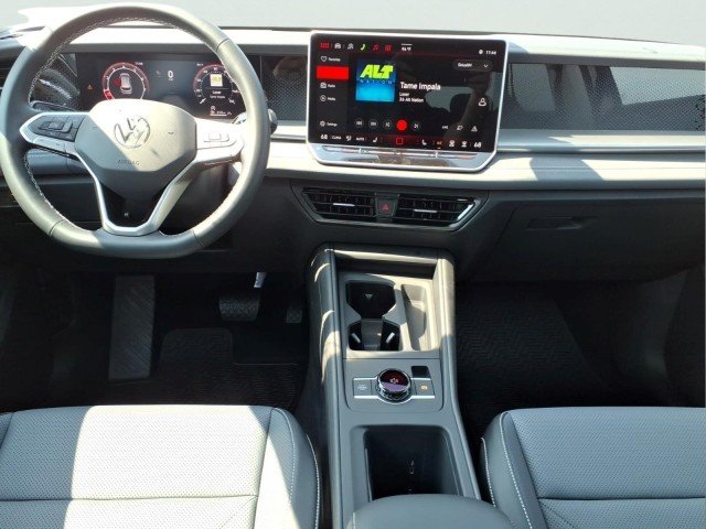 New 2026 Deep Black Pearl Volkswagen SE 4Motion image 15