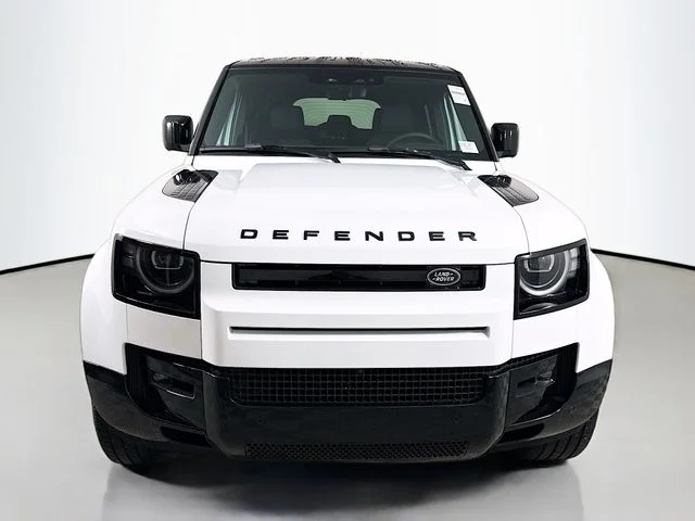 New 2026 Fuji White Land Rover X-Dynamic SE image 2