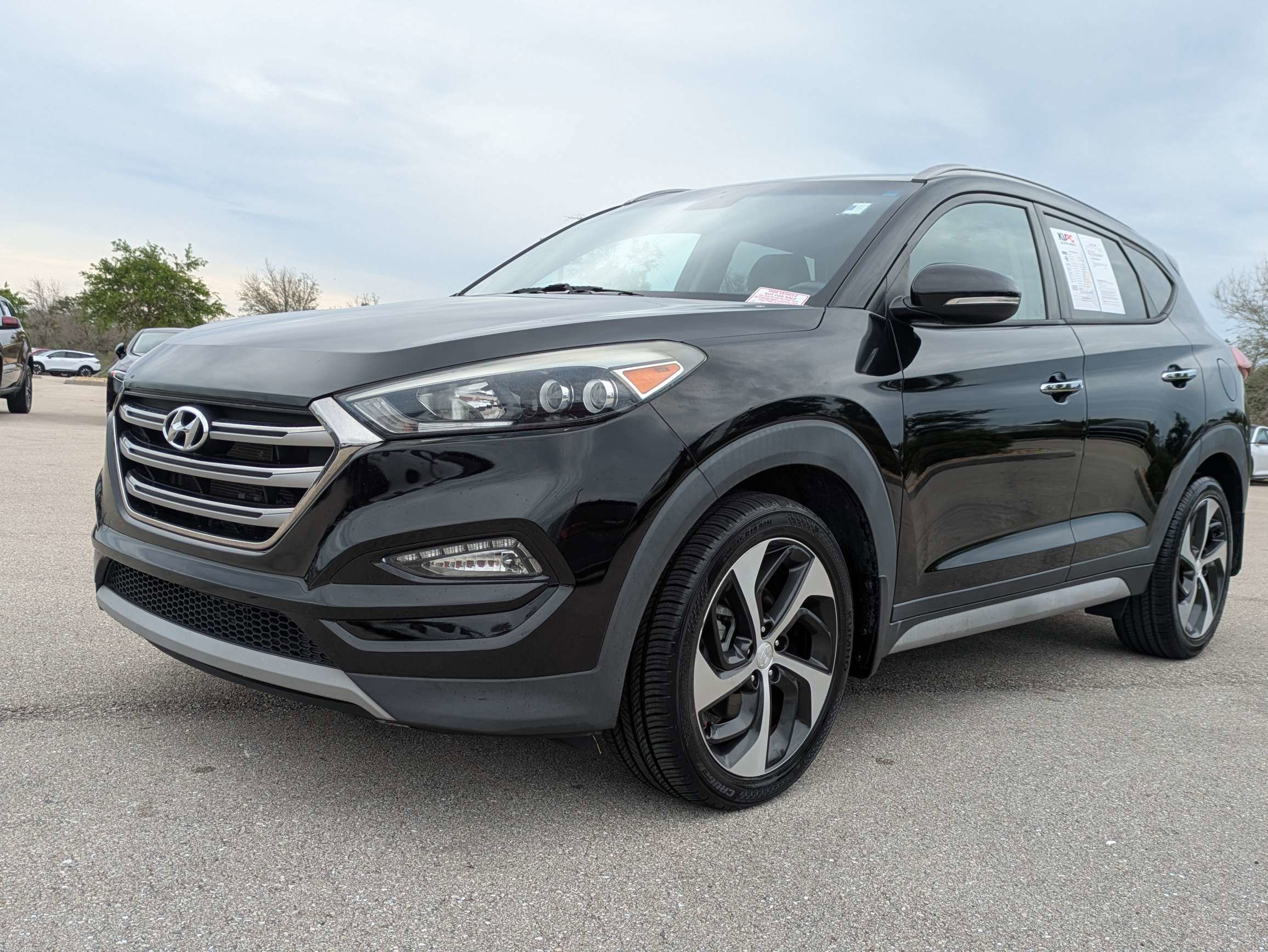 Used 2018 Black Noir Pearl Hyundai Limited image 9