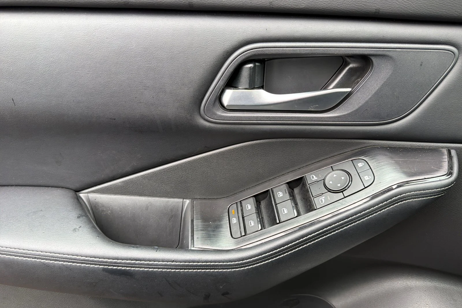 Used 2025 Brilliant Silver Metallic Nissan SV image 9