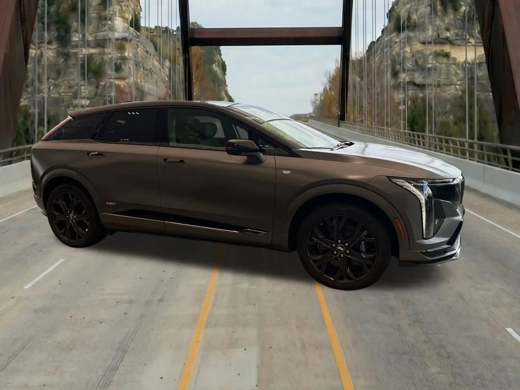 2026 Cadillac OPTIQ V-Series - Photo 9