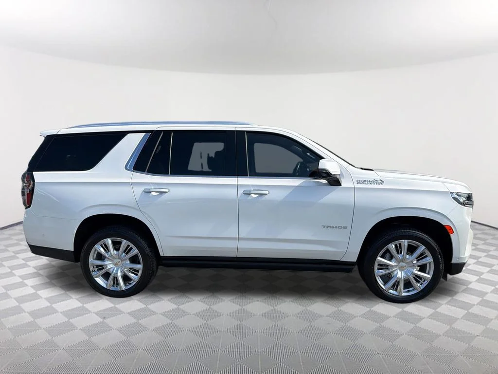 Used 2024 Beige Chevrolet High Country image 4