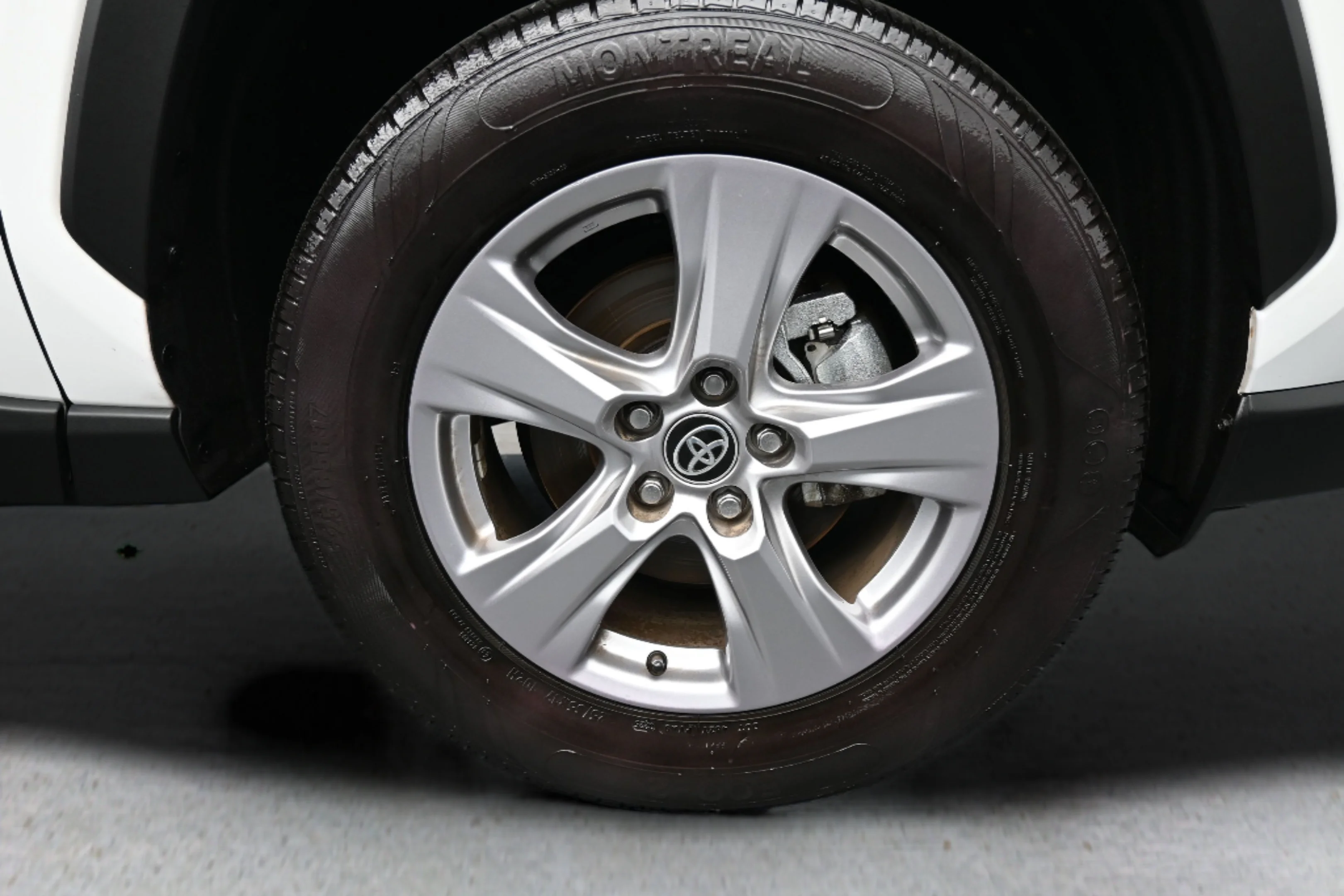 Used 2025 White Toyota XLE image 12