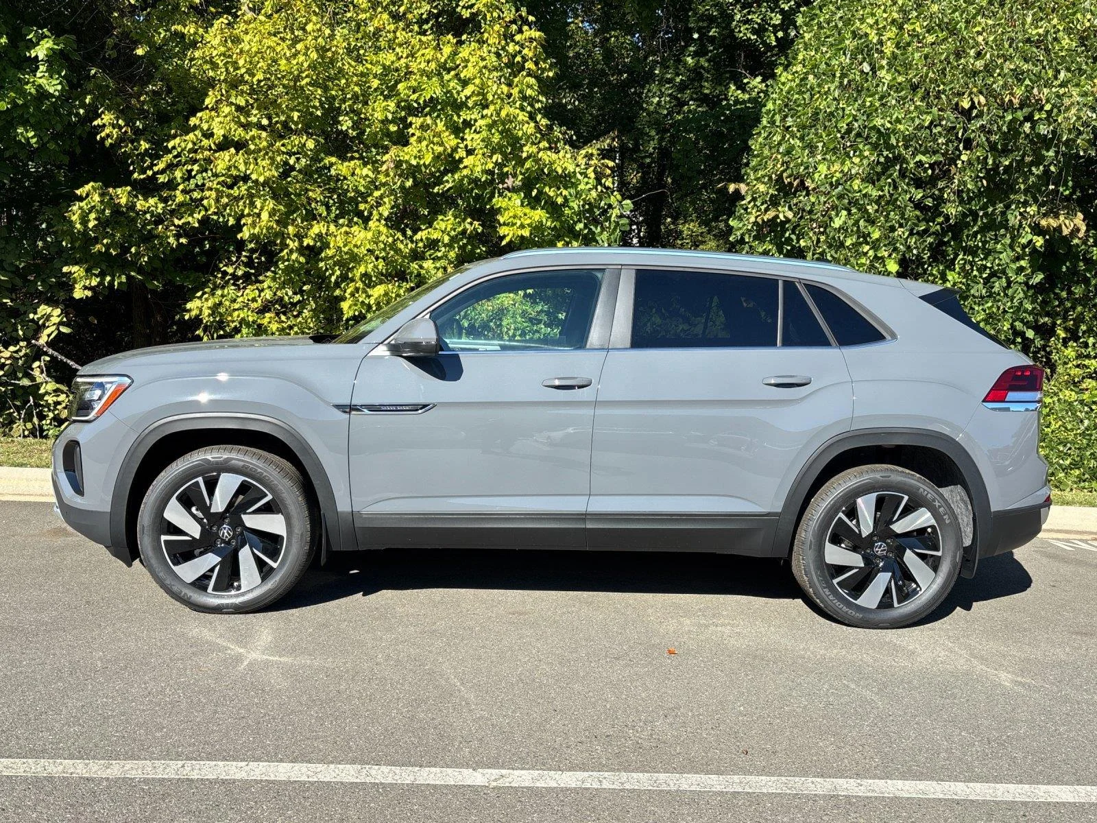 New 2026 Pure Gray Volkswagen 2.0T SE w/Technology image 2