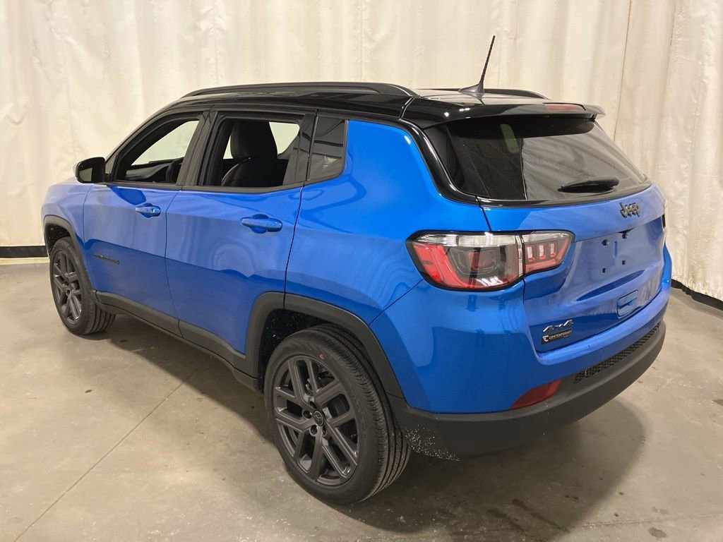 New 2026 Hydro Blue Pearl-Coat Exterior Paint Jeep Limited Altitude image 18