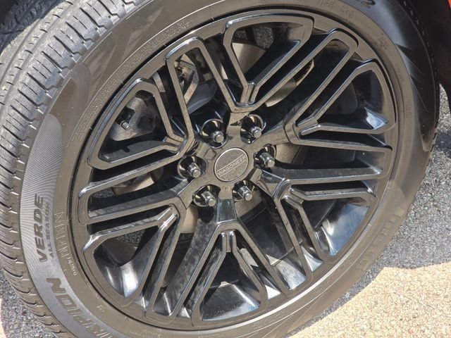 Used 2025 Diamond Black Crystal Pearlcoat Jeep Series II image 24