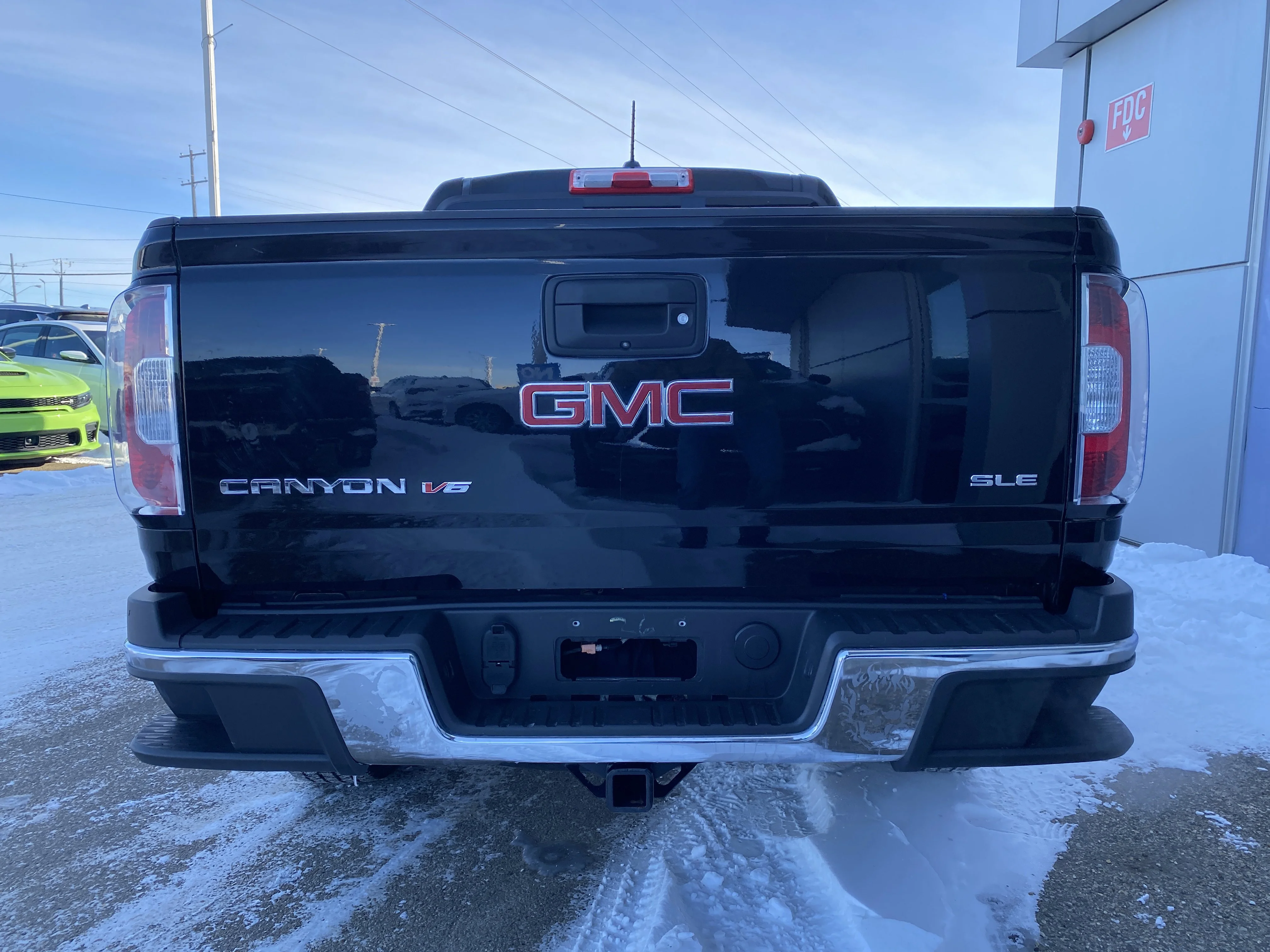 Certified Used 2020 Black GMC Crew Cab 4WD SLE image 4