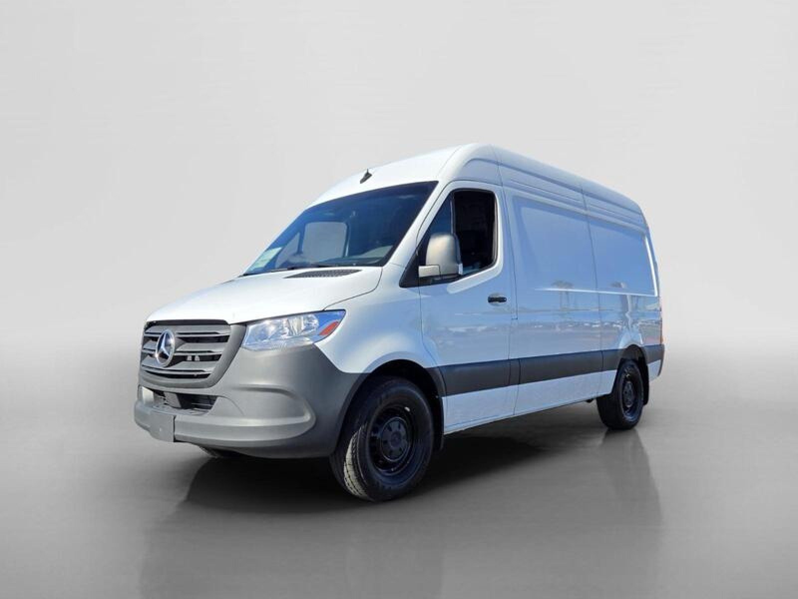 New 2025 Arctic+White Mercedes-Benz  image 8