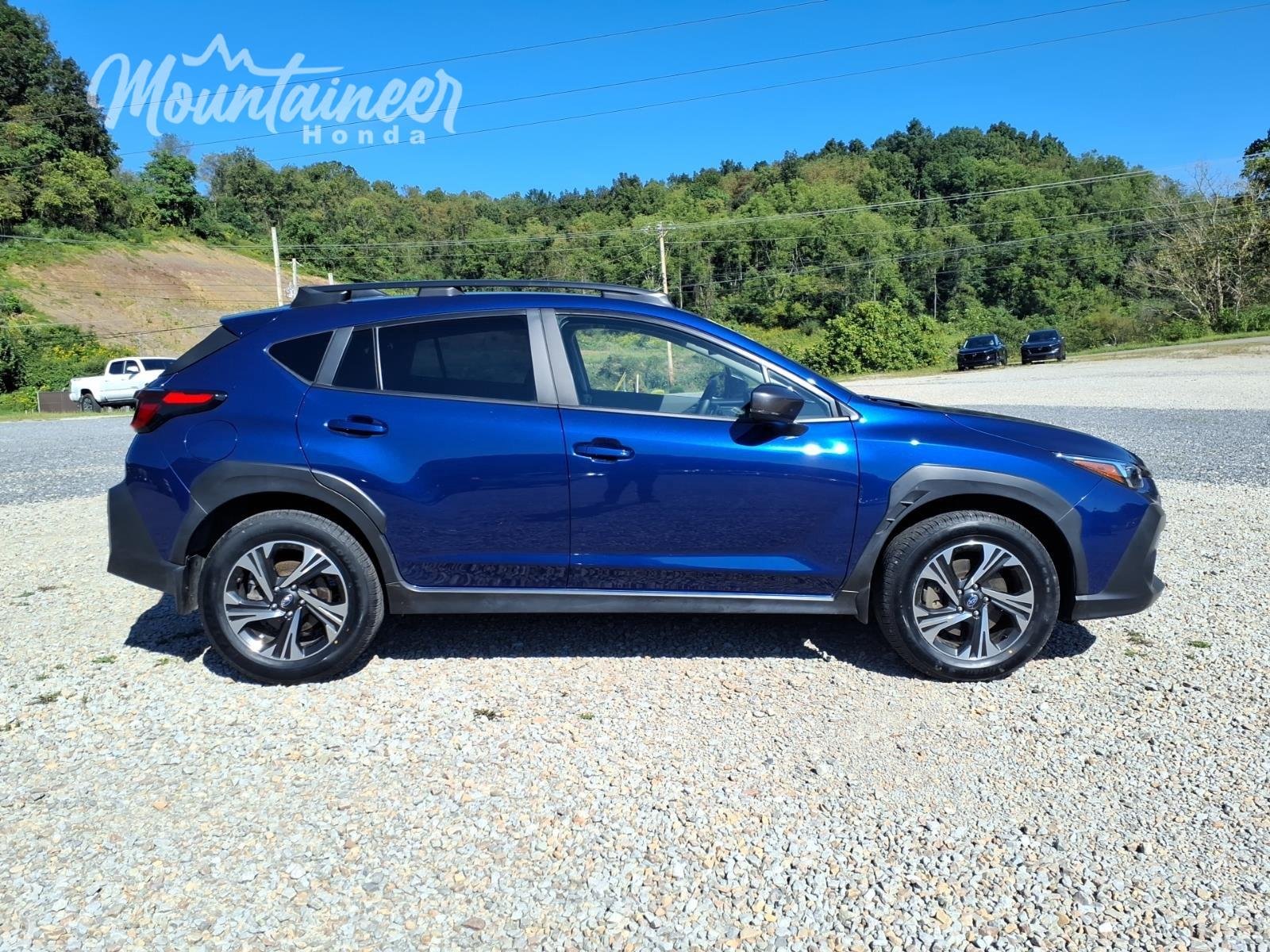 Used 2025 Sapphire Blue Pearl Subaru Premium image 4