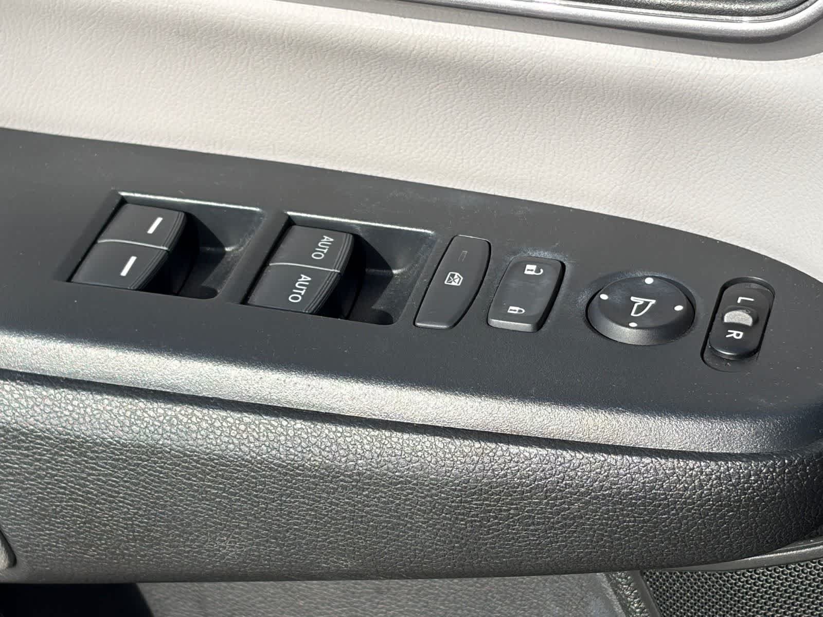 Used 2017 Gray Honda  image 16