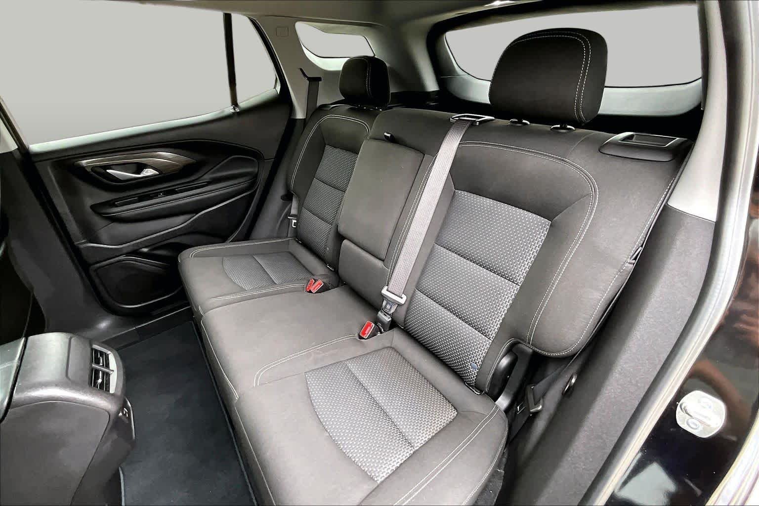 Used 2024 Ebony Twilight Metallic GMC SLE image 35
