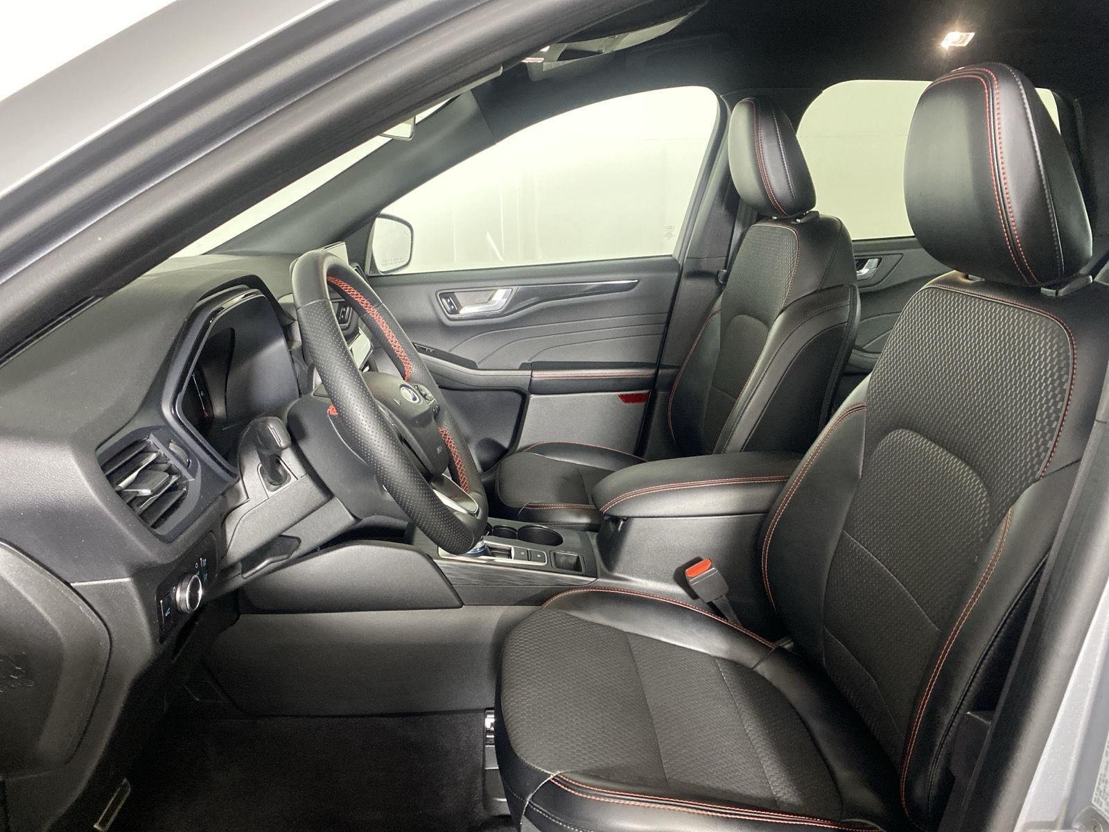 Used 2023 Iconic Silver Ford ST-Line image 10