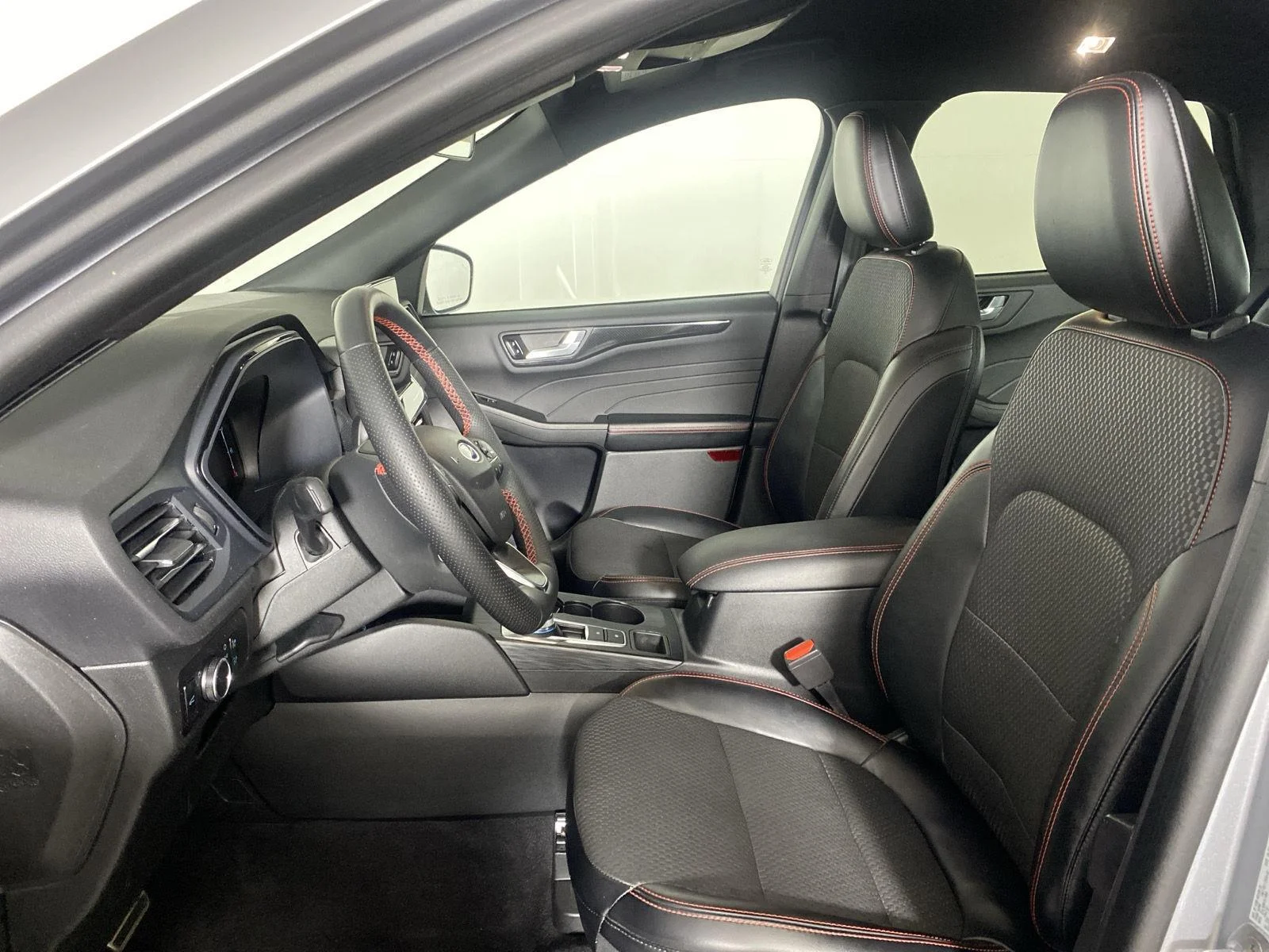 Used 2023 Iconic Silver Ford ST-Line image 10