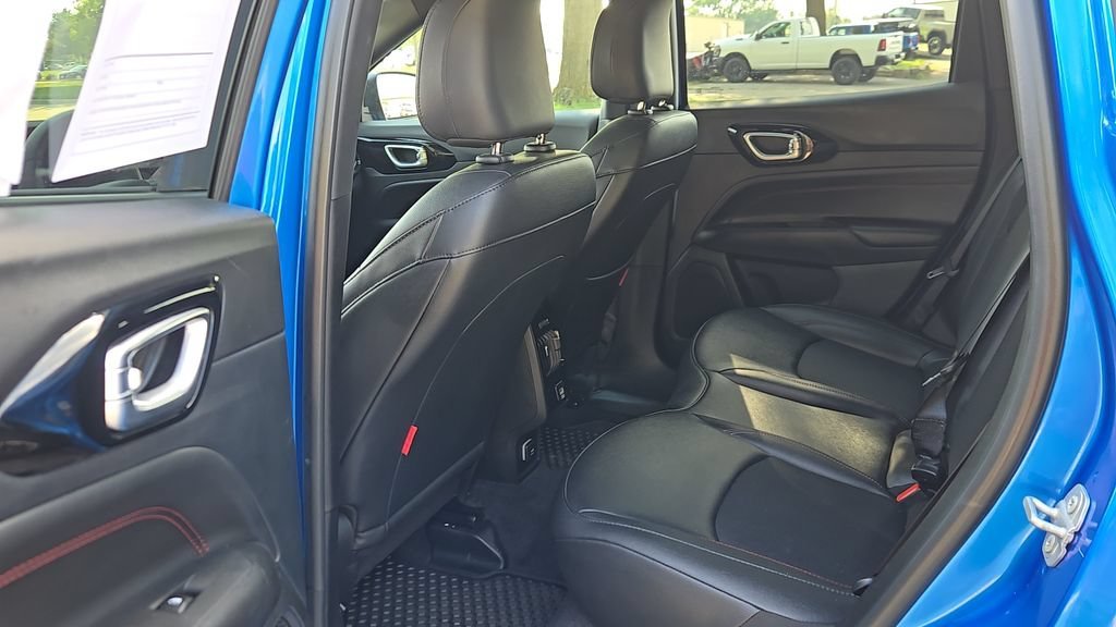Used 2025 Hydro Blue Pearlcoat Jeep Trailhawk image 19