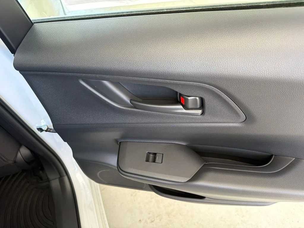 New 2026 Wind Chill Pearl <sup>1</sup> Toyota  SE image 32