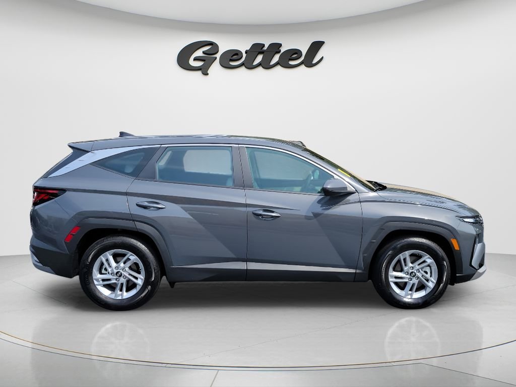 Certified Used 2025 Gray Hyundai SE image 4