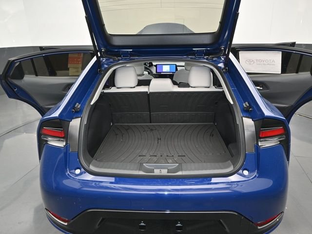 2026 Toyota Prius XLE - Photo 14