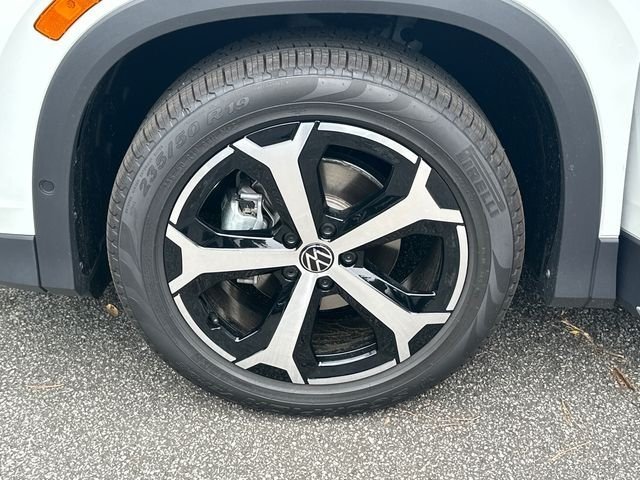 New 2026 Pure White Volkswagen 2.0T SE image 11