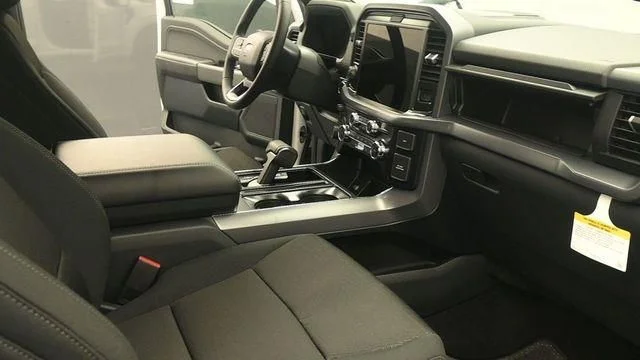 New 2026 Oxford White Ford XLT image 18