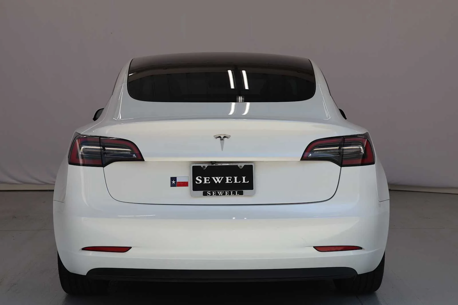 Used 2023 Pearl White Multi-Coat Tesla  image 9