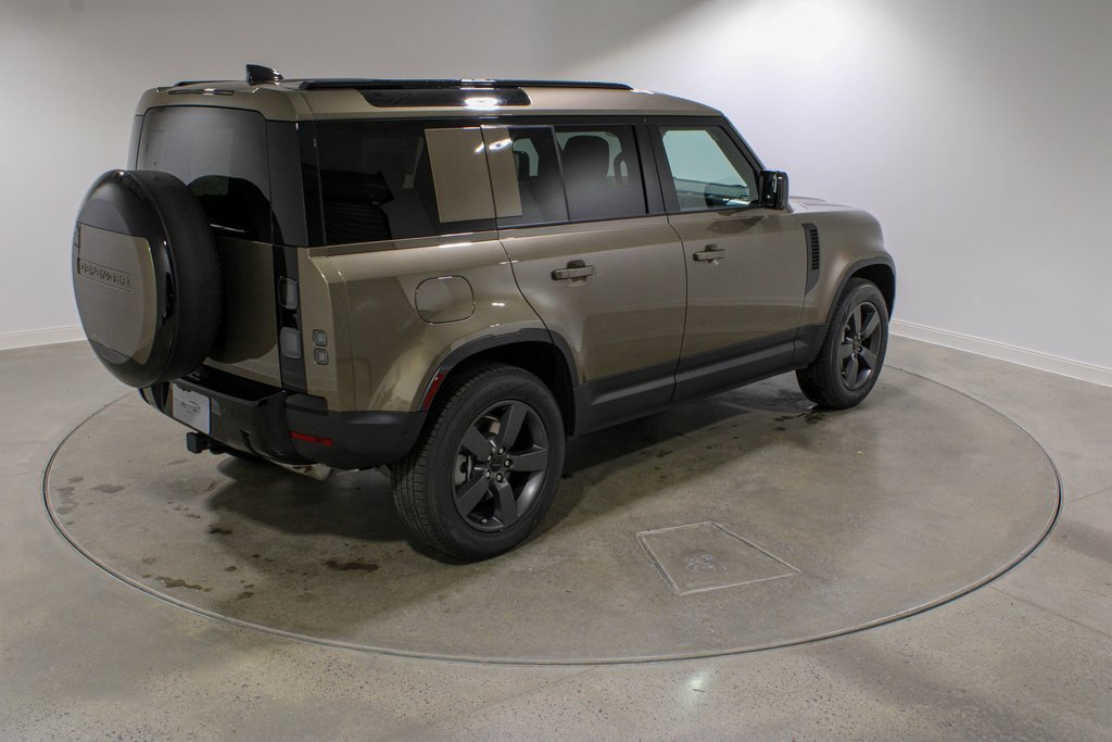 Used 2026 Gondwana Stone Metallic Land Rover S image 5