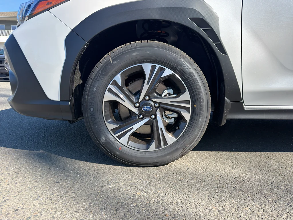 New 2026 CRYSTAL WHITE PEARL Subaru Premium image 9