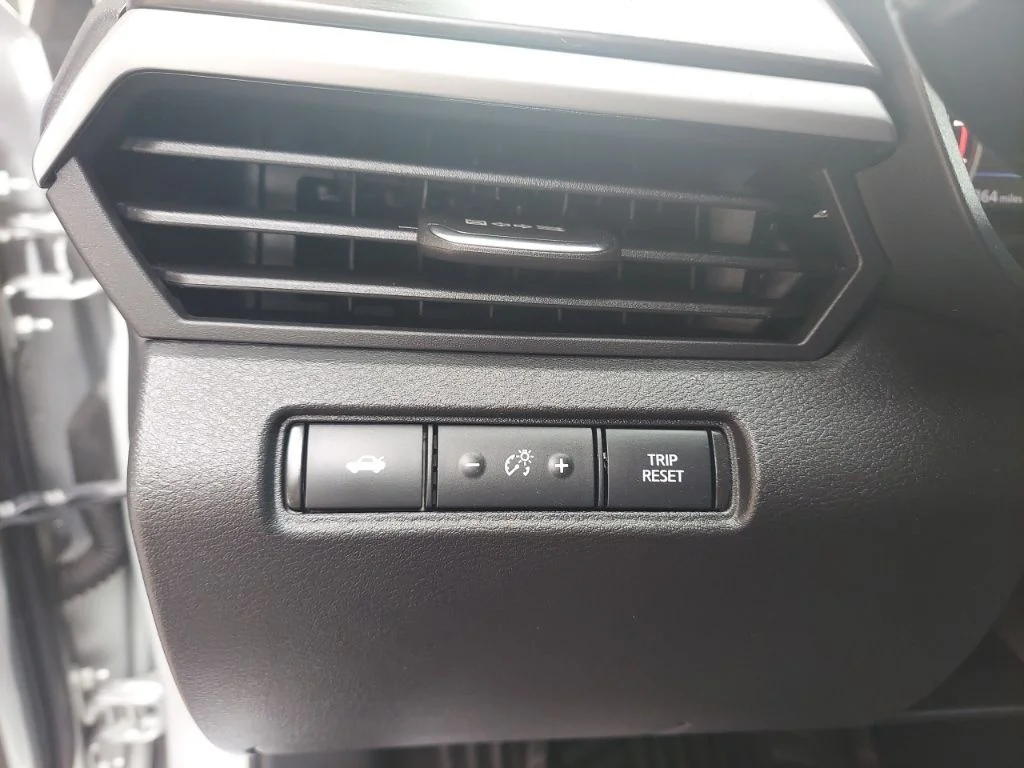 Used 2023 Silver Nissan 2.5 SV image 19