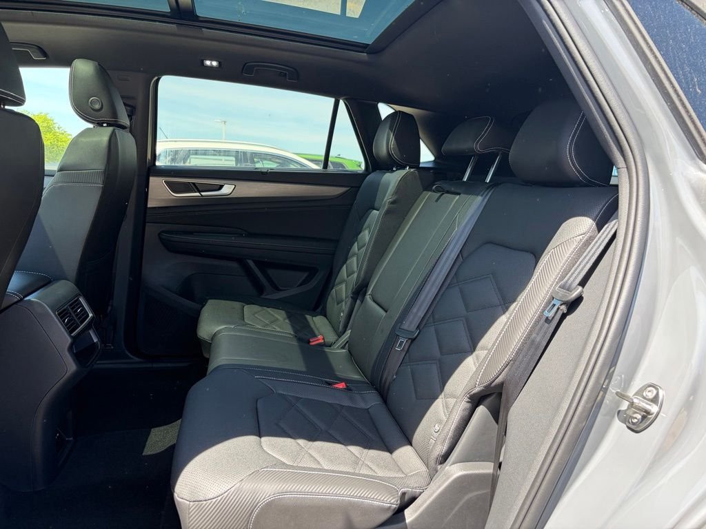 New 2026 Pure Gray Volkswagen 2.0T SE w/Technology image 21