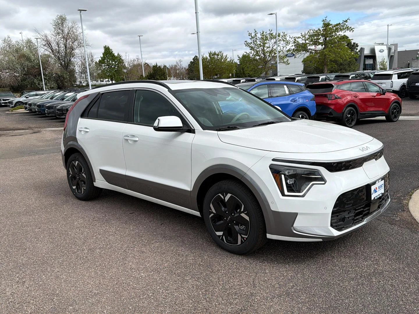 New 2026 Snow White Pearl Kia Wave image 3