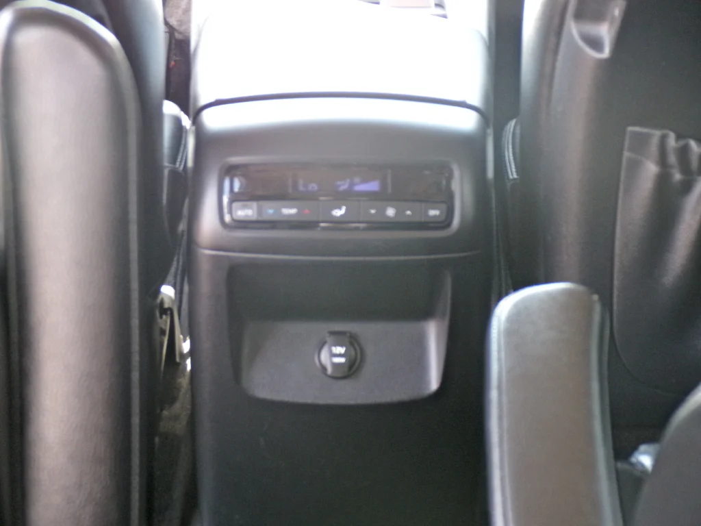 Used 2020 Hyper White Hyundai SEL image 16