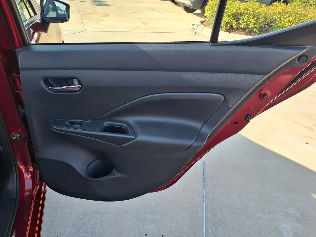 Used 2025 Red Nissan 1.6 SV image 18