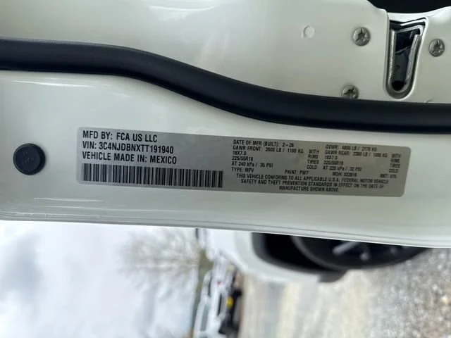 New 2026 Bright White Clear-Coat Exterior Paint Jeep Latitude image 16